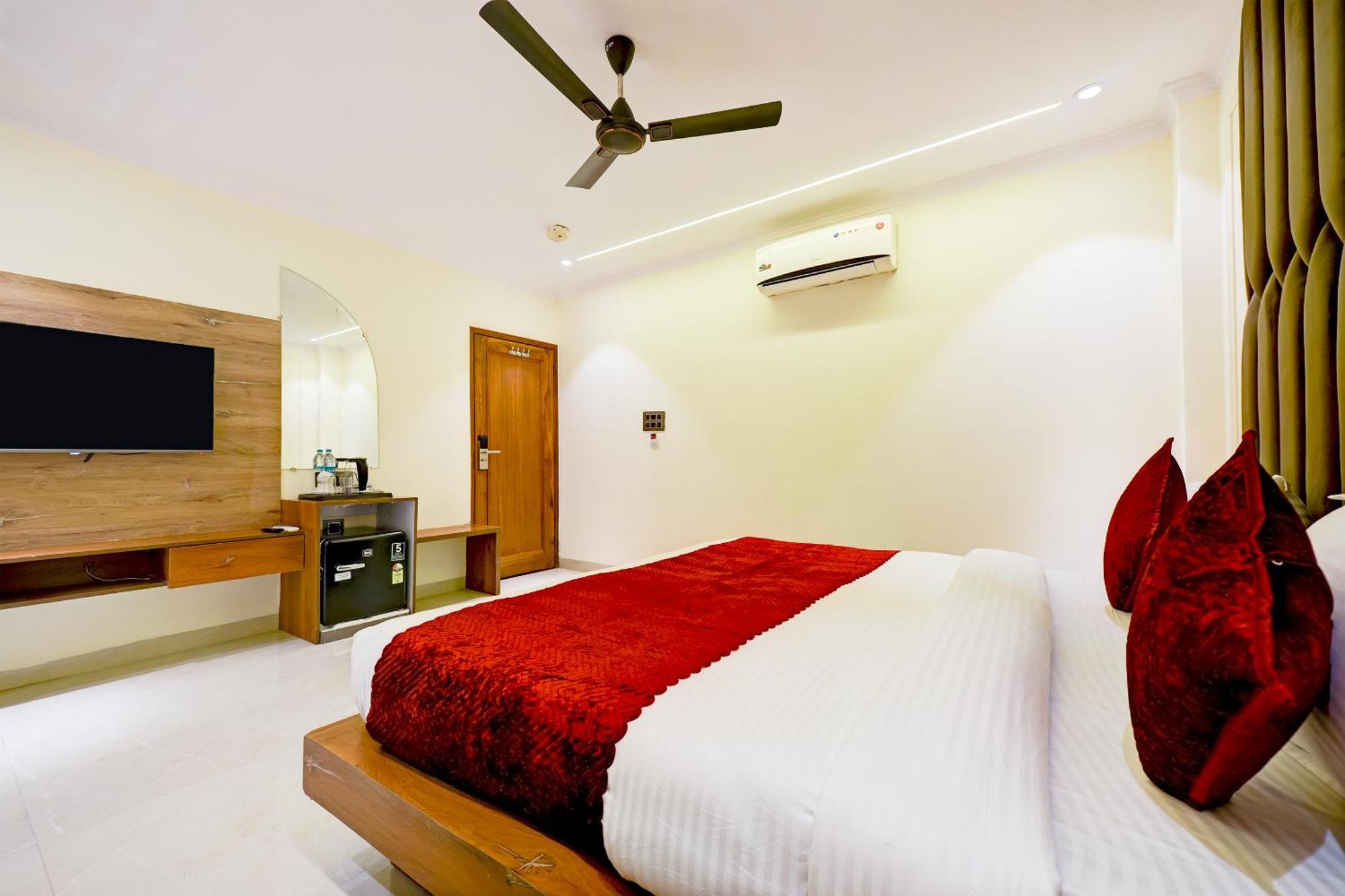 Hotel Surya Plaza Нью-Делі Екстер'єр фото