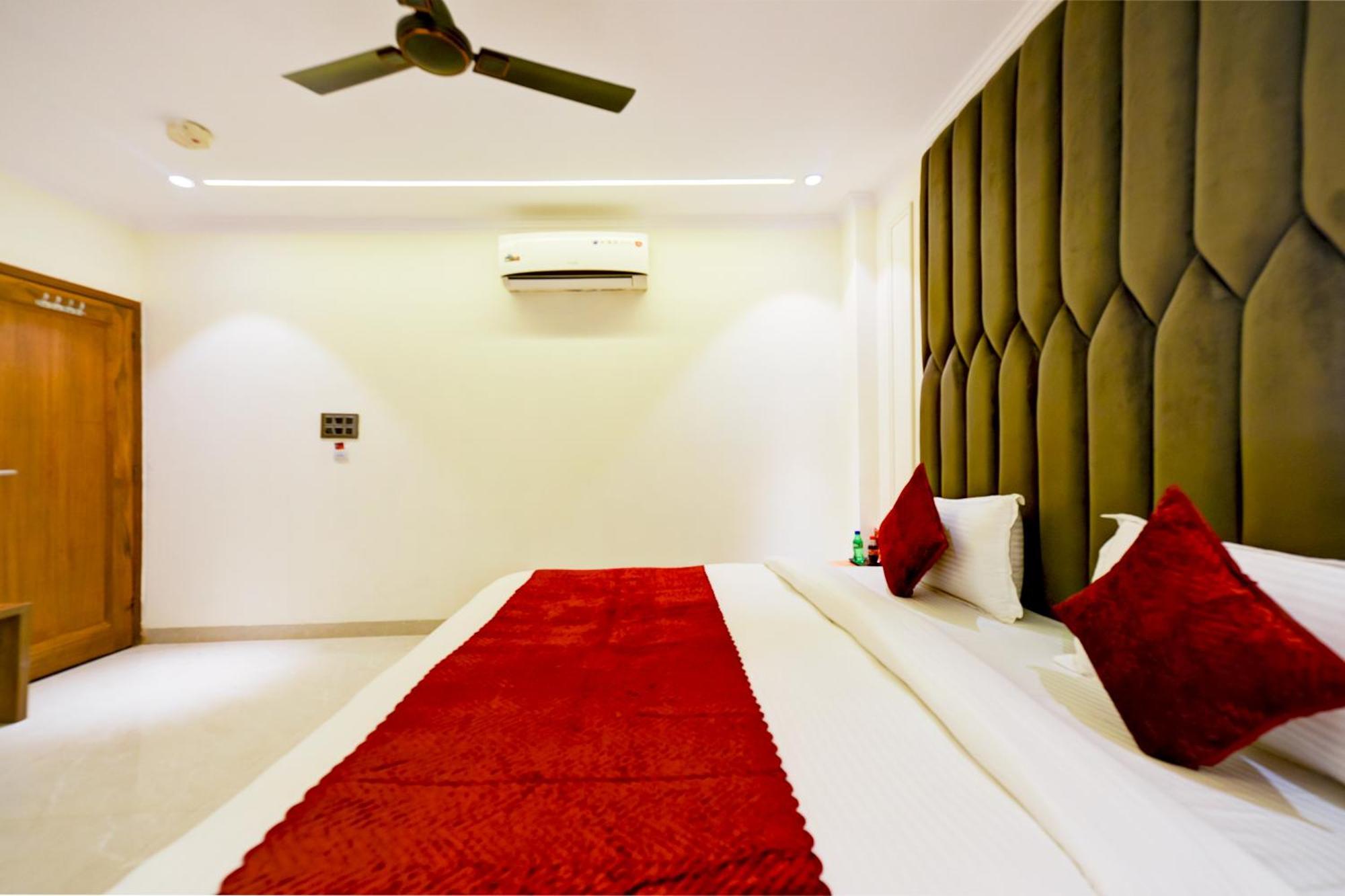 Hotel Surya Plaza Нью-Делі Екстер'єр фото