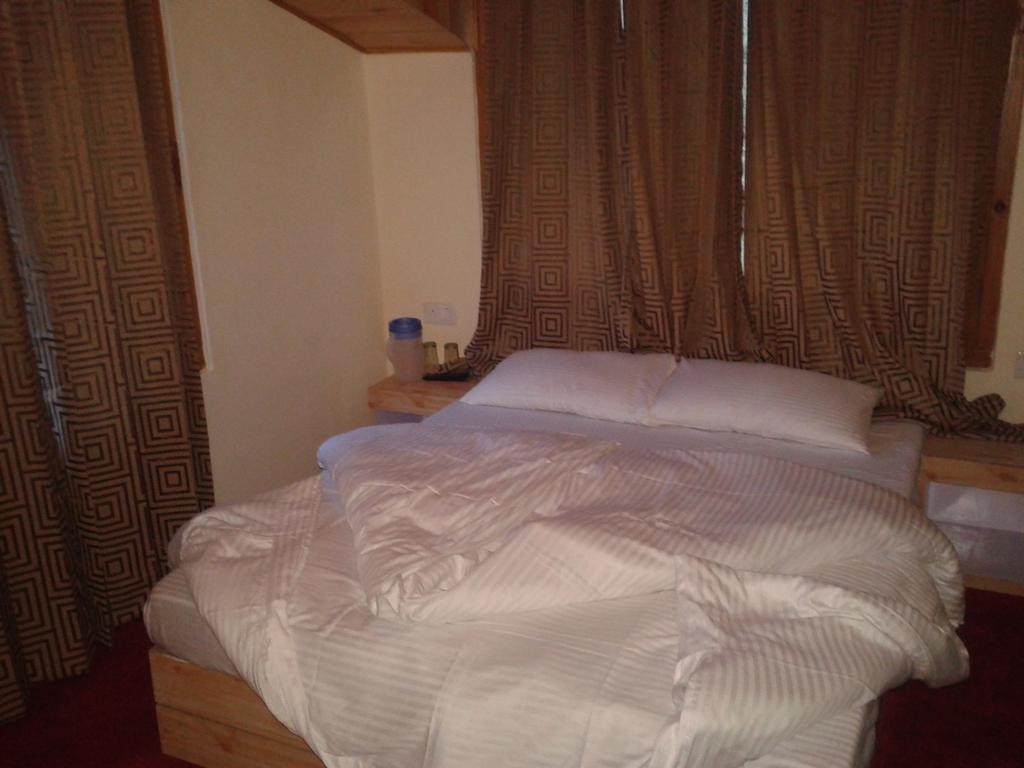 Hotel Surya Plaza Нью-Делі Екстер'єр фото