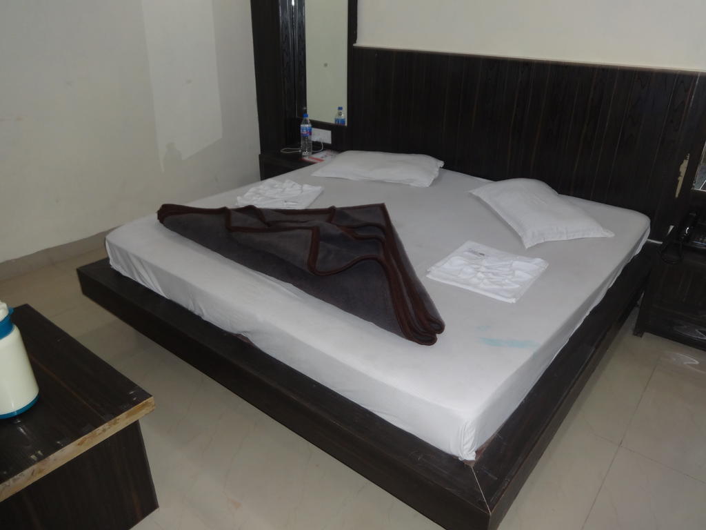Hotel Surya Plaza Нью-Делі Номер фото